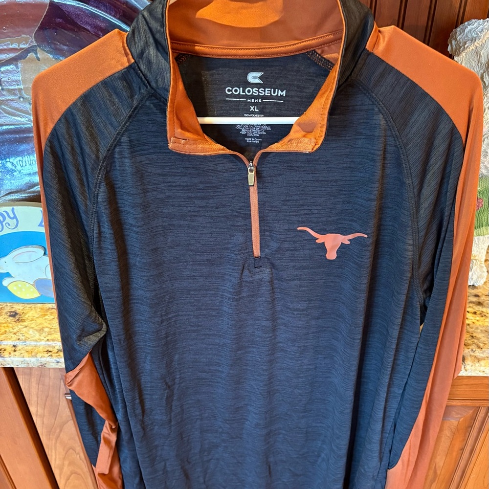 Texas Longhorn men’s 1/4 zip pullover. Sharp black & orange w/logos front/back - Picture 3 of 8